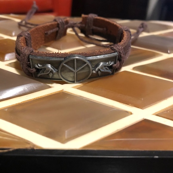 Bundle of 3 Boho style leather Bracelets - Picture 3 of 5